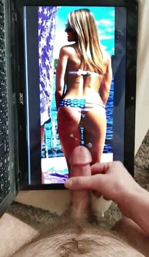 Cum on that sweet ass