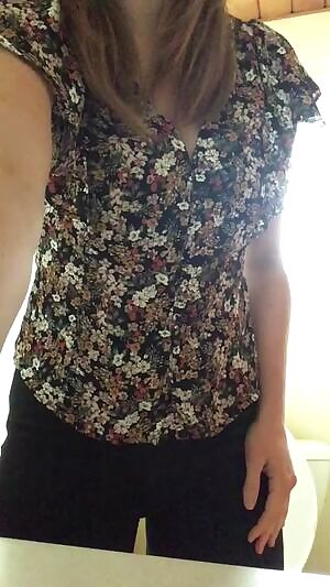 Had to sneak away from the amily for a quickie in the bathroom. thought i would share with you :)