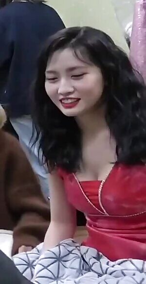 TWICE - Momo