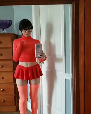 Karrigan Taylor as Sexy Velma