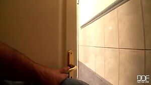 Katia De Lys toweling off