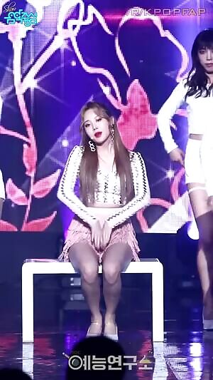 Girl's Day - Yura
