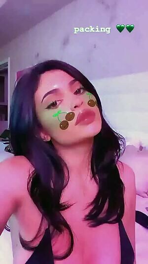 Kylie Jenner's tits leaking out of her bra