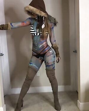 Karina Elle as a Na'vi