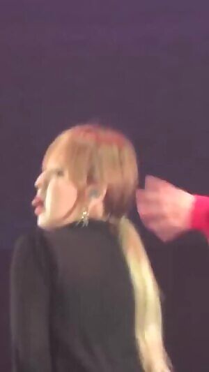 Red Velvet - Wendy glorious butt