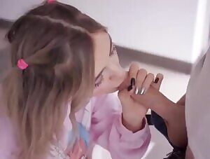 Eva Elfie give a blowjob