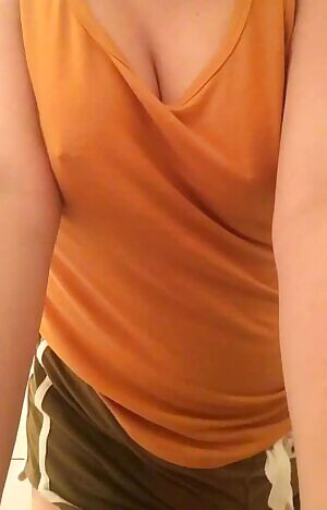 Had to take off my own clothes since no ones here to do it or me 🍑