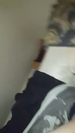 Teen enjoys the cumshot