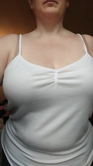 🍒 revealing tease