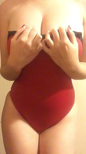Busty petit