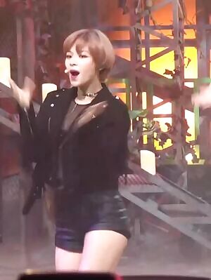 TWICE - Jeongyeon feat. Mina