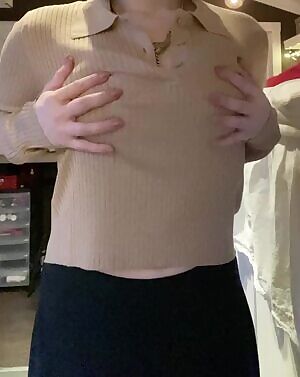 If I had a boyfriend, I’d try out my new tops for him like this. Hope you don’t mind standing in for him .