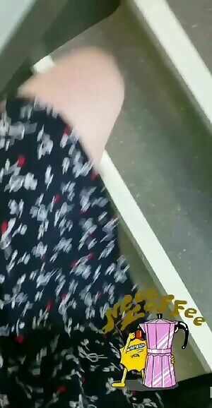 Pt 2 of walking plugged for 7 blocks + 5 flights of stairs 💕 I like stairwell flashes