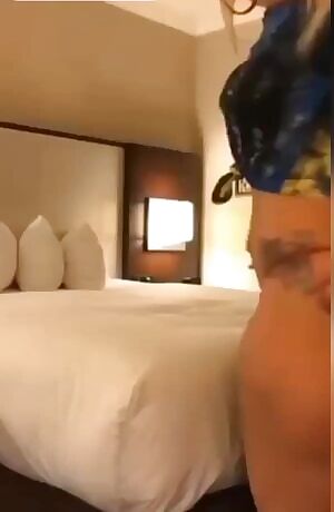 How she lay down....🍑