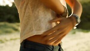 Blake Lively - The Shallows