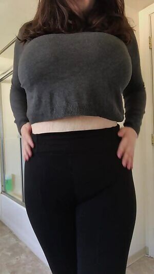 This bra is way too small. my loss, your gain. 🤷🏻‍♀️