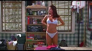 Shannon Elizabeth getting naked in 