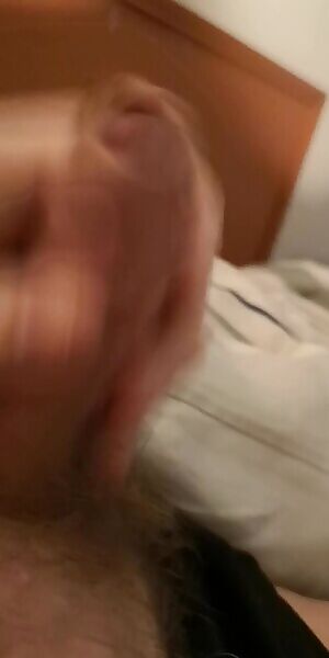 I love to wank! Here's me cumming