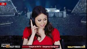 You’re playing a game and he comes over to you.... what do you do? 😈