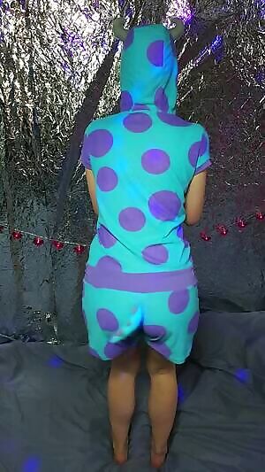 The little tail is my favorite part💙💜