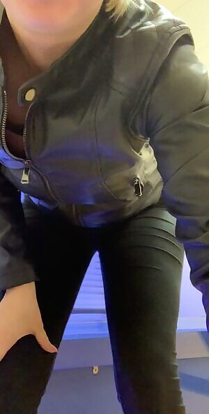 I bring my phone with me everywhere 🖤