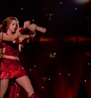 Shakira shakes her ass so fucking well