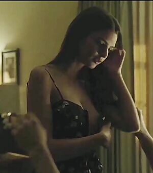 Emily Ratajkowski in Gone Girl