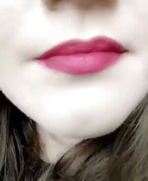 Smile, lick, bite 😘