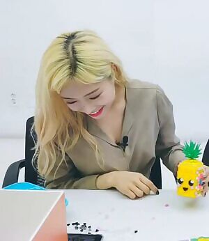 April - Chaewon