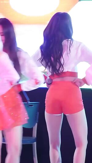 Momoland - Yeonwoo
