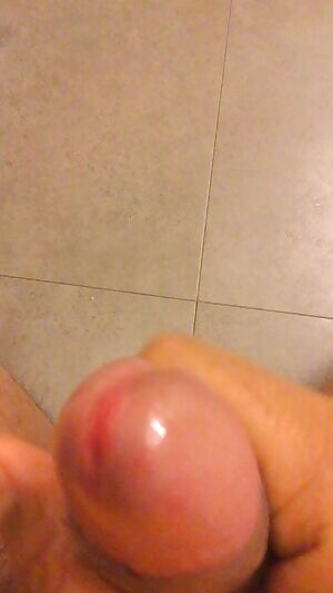 Can you deepthroat my cock and squeeze out all the cum?? DM me/ Snapchat me on “mail1390”/ kik me on “liam1390”