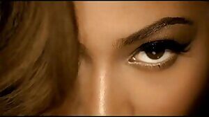 Beyonce's sexy lips!