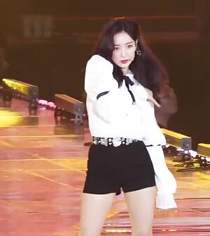 Gugudan - Hana