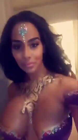 Ayisha díaz