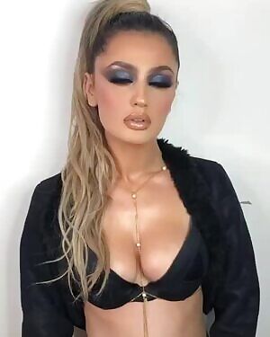 From 1-10, i'd rate this look at a 50