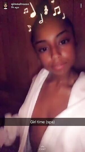 Qimmah Russo Suana Snack