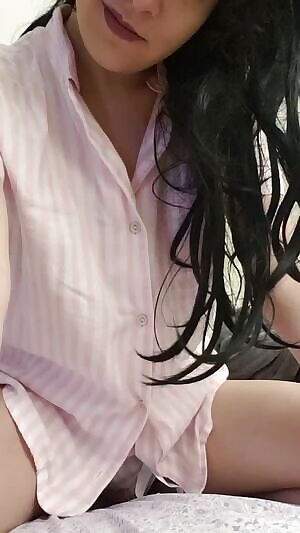 💕 Last day of break motivation is showing - give me a reason to stay in bed? ;) 💕