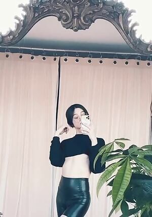 wishing i had a quarantine partner 😢