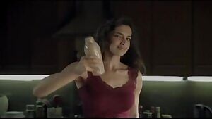 Shake it with Deepika Padukone 💦💦💦