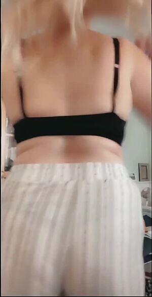 I just love stripping for you 🙈