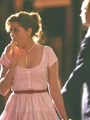 Jenna Fischer eating some ice cream
