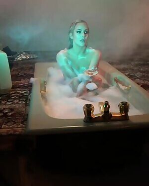 Caroline Flack nipslip