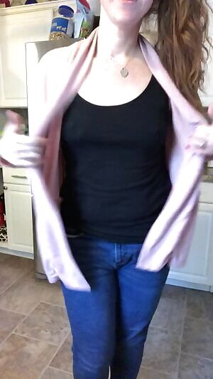 Tried to cover up when i noticed my outfit does this...