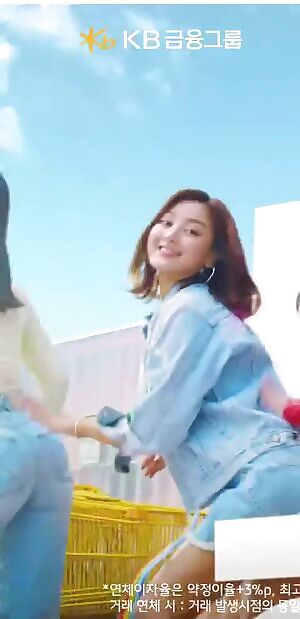 Twice - Mina, Chaeyoung, Jihyo & Momo