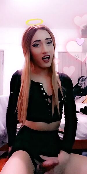 girlfriend material or nah 🤔😘