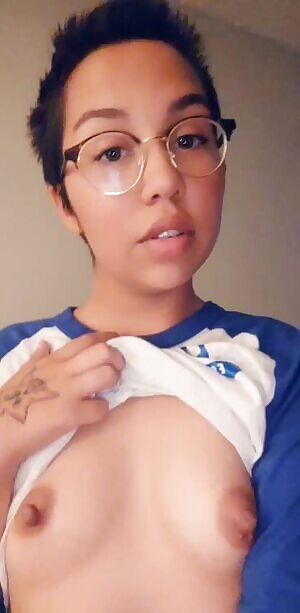 A small smile with some small tits