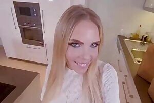 Florane Russell 