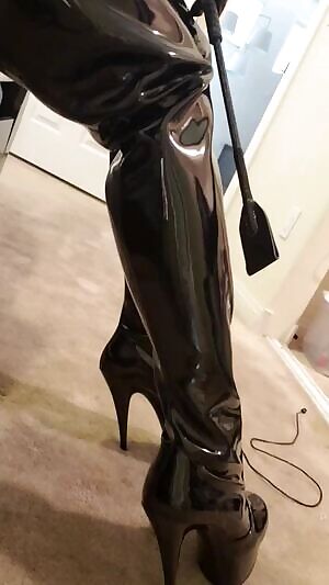 Worship mistress boot slut