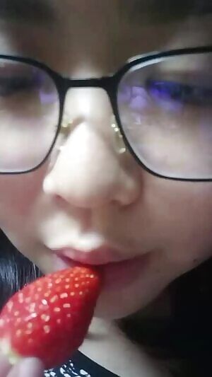 Lip Service 🍓