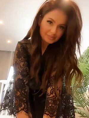 Good evening everyone ✨